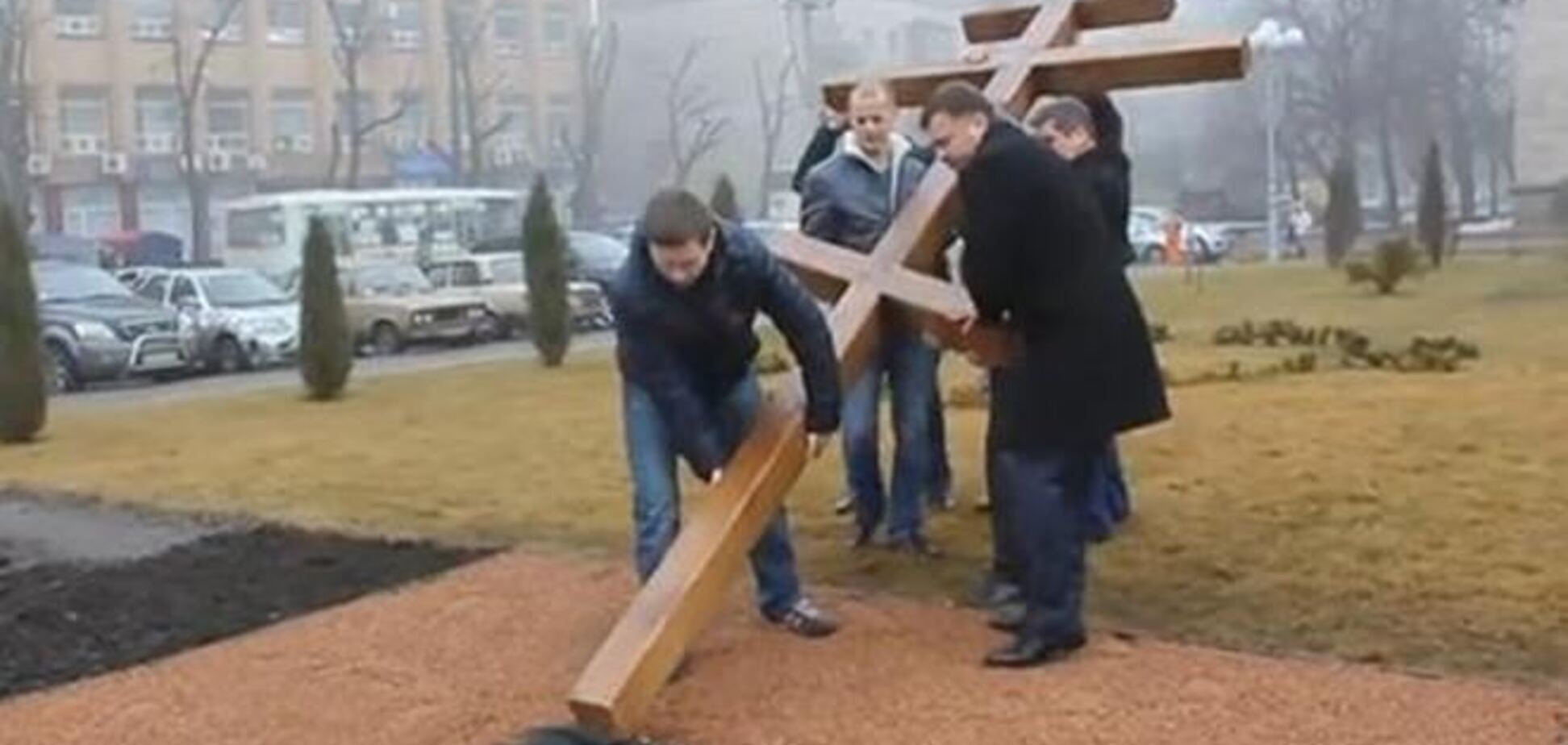 У Черкасах встановили пам'ятний знак Небесної Сотні