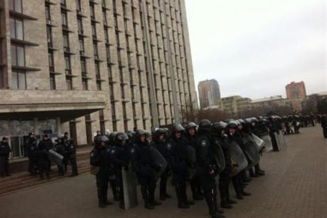 Здание Донецкой ОГА 'заминировали'