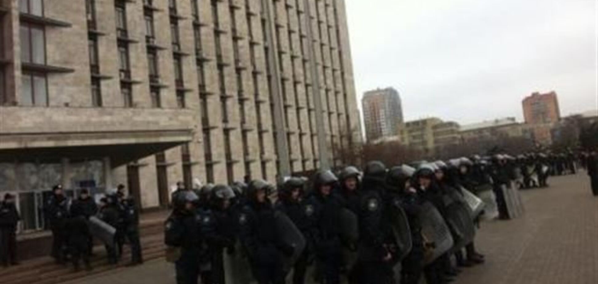 Здание Донецкой ОГА 'заминировали'