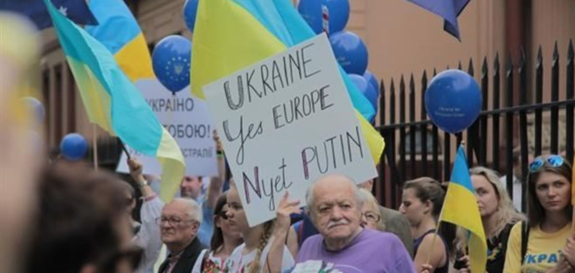 Австралія продовжить візи українцям через інтервенції Росії в Криму