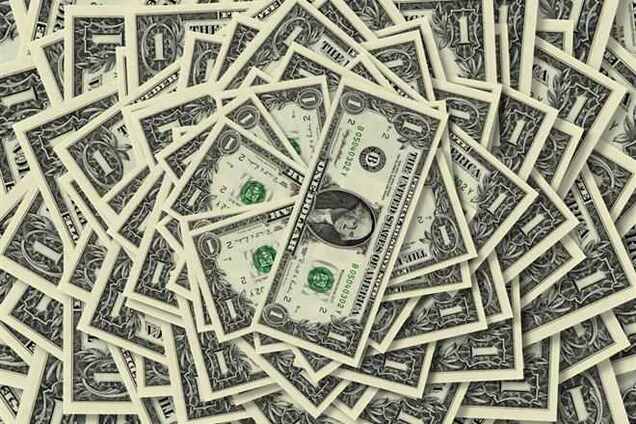 К закрытию межбанка доллар стабилизировался