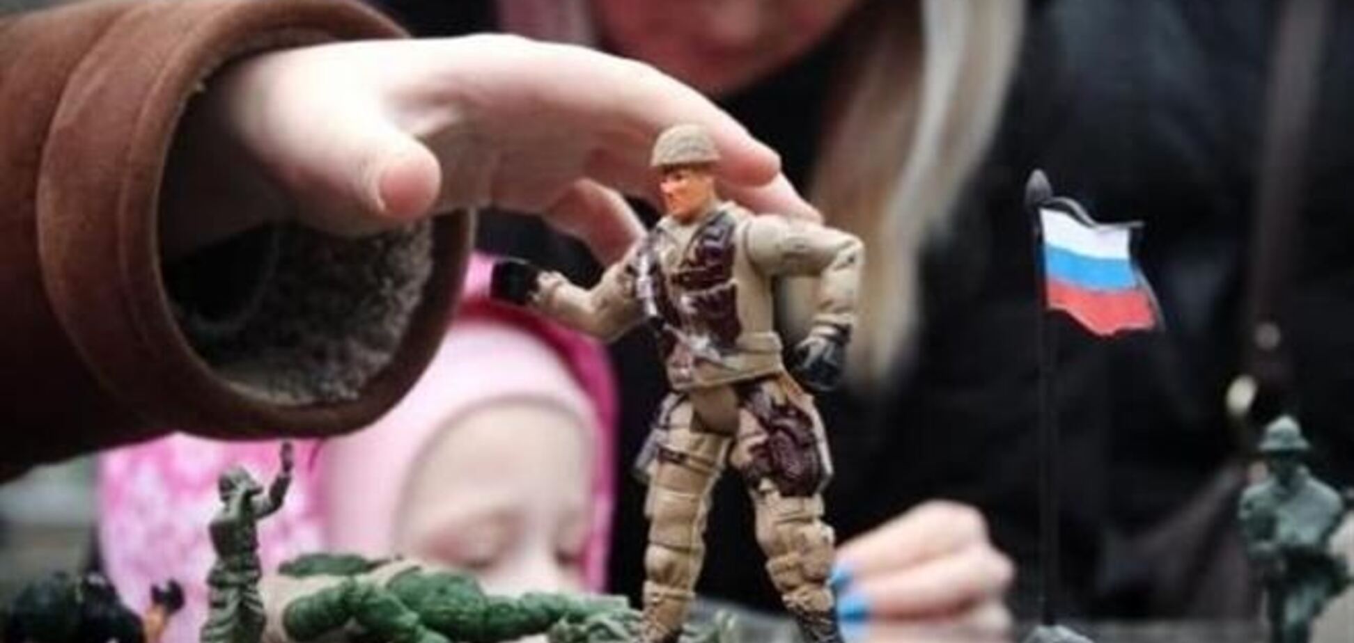 В Киеве дети собрали игрушечных солдатиков для Путина