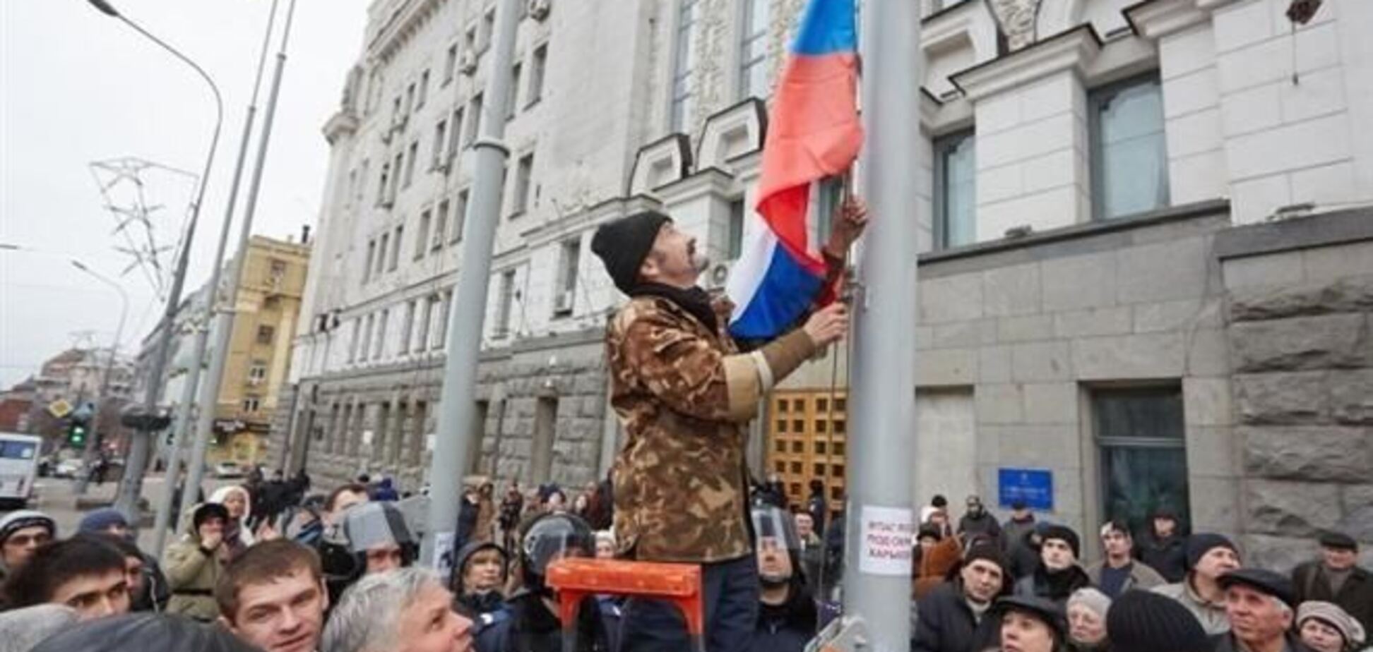 У Харкові мітингує тисяча сепаратистів