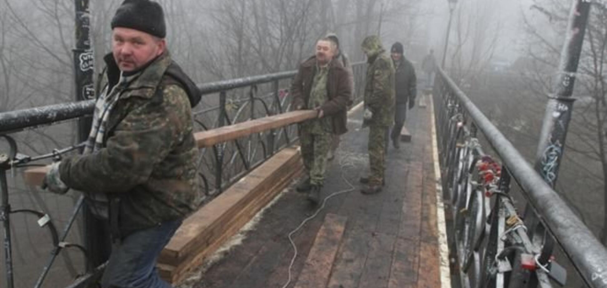 В Киеве восстановлен Мост влюбленных, за остальные объекты возьмутся олигархи