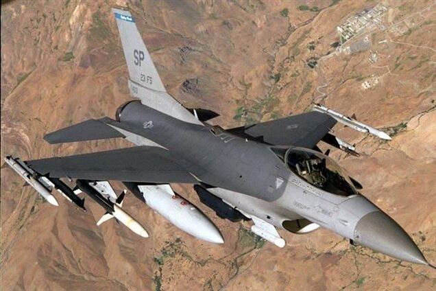 США направят на учения в Польшу 12 истребителей F-16