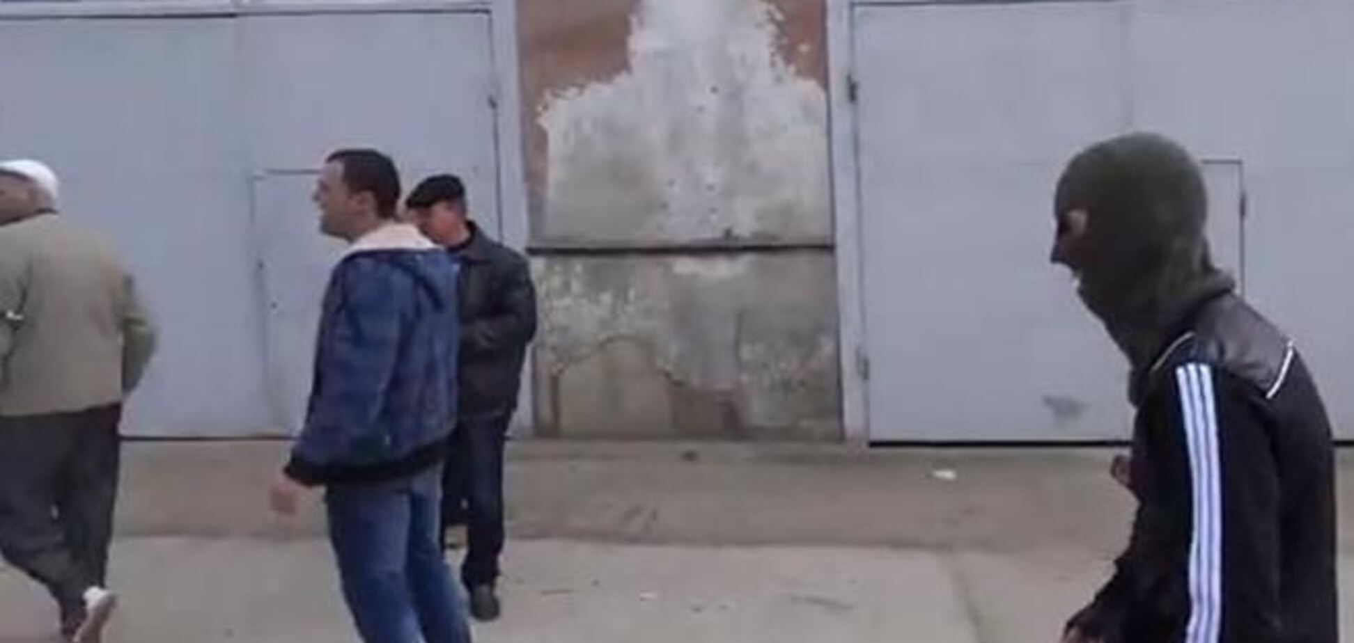 В сети появилось видео, на котором 'самооборона' убегает от украинских морпехов