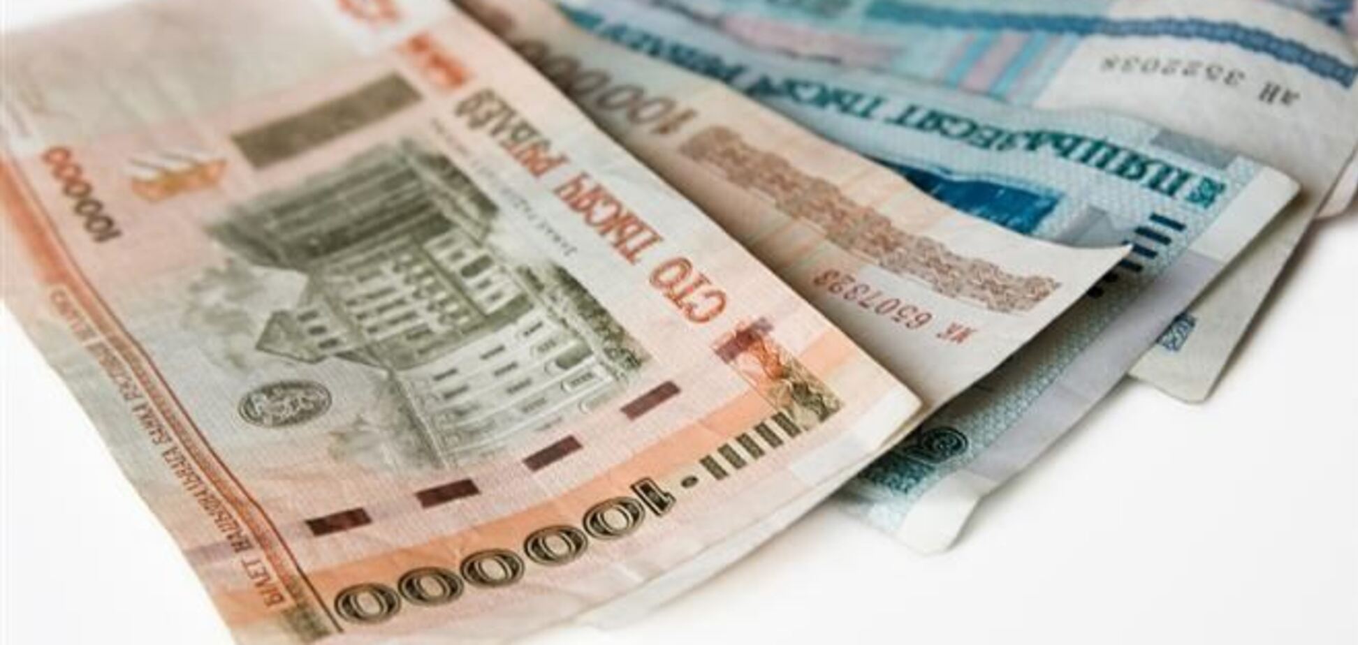 Банки Беларуси покупают гривню в 5-10 раз дешевле показателей 2013 года