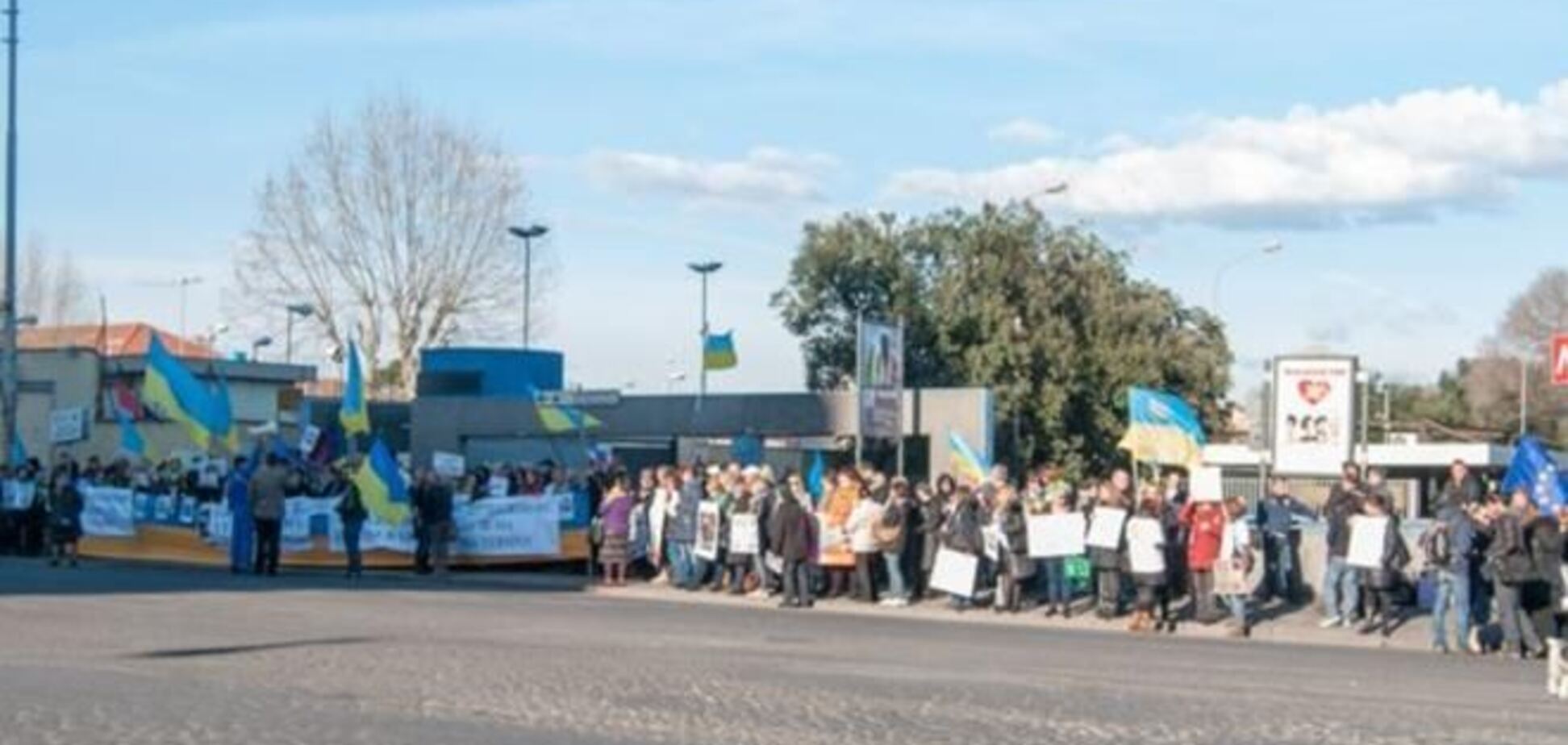 В Италии украинцы пикетировали посольства России