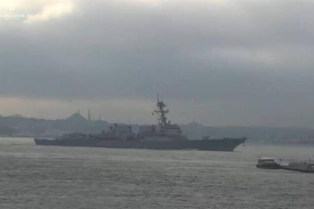 Ракетный эсминец США прошел Босфор и зашел в Черное море - журналист