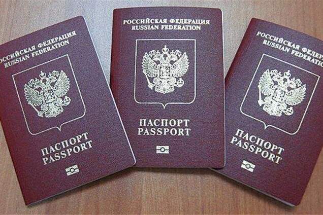 Крымских селян неизвестные заставляют оформлять российские паспорта