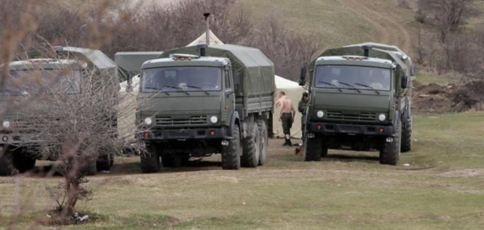 Российская военная техника передвигается по Крыму