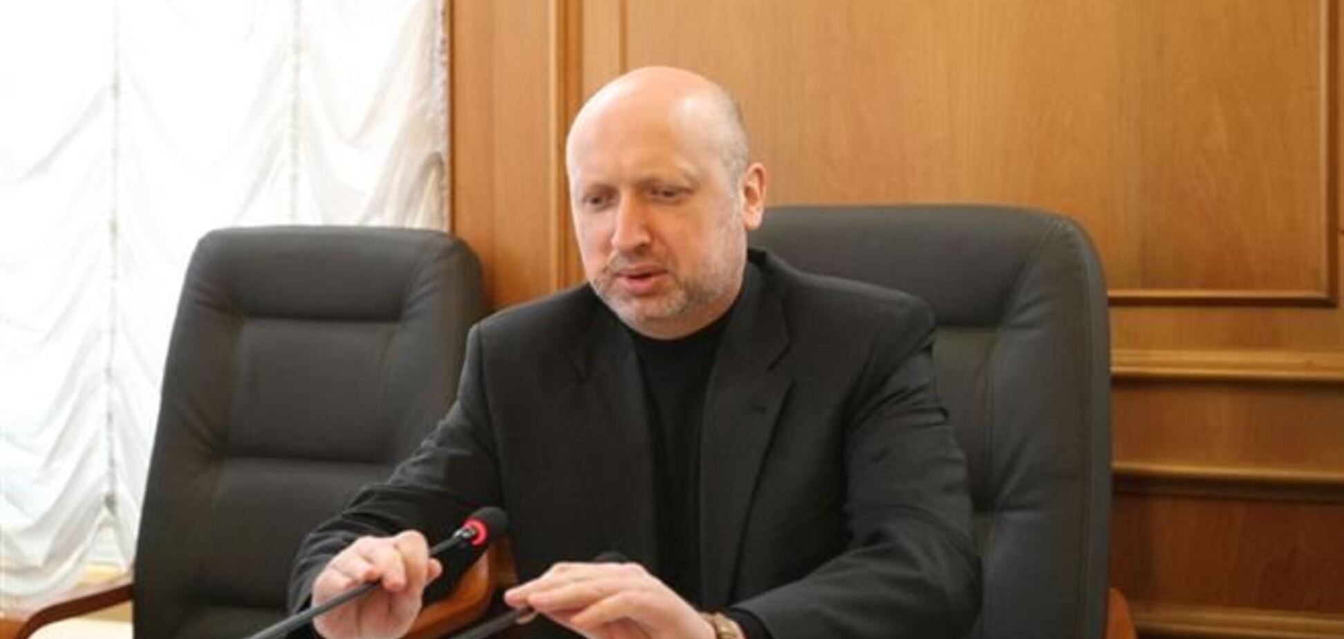 Турчинов отменил проведение референдума в Крыму 16 марта
