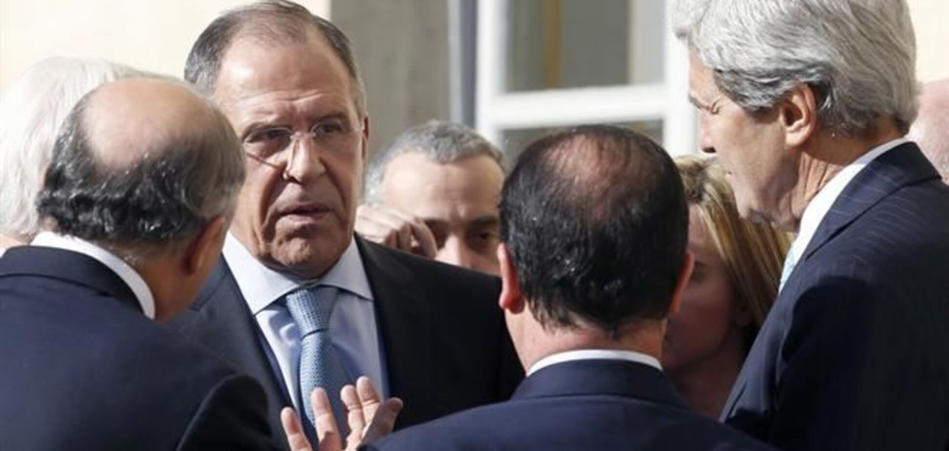 Москва і Вашингтон продовжать інтенсивні переговори щодо ситуації в Криму - МЗС РФ