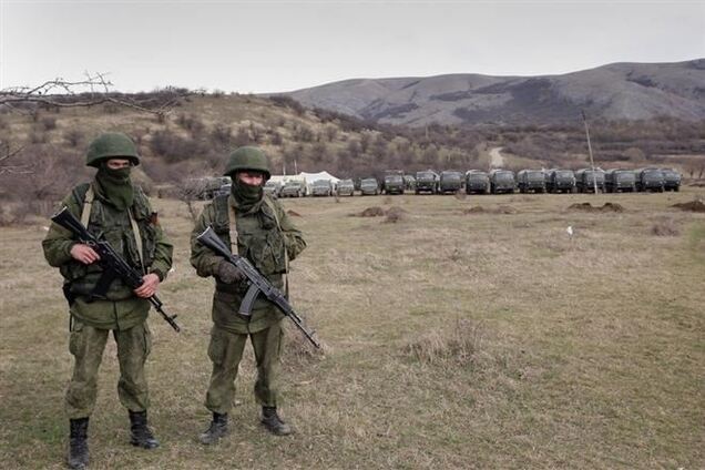 Люди с автоматами захватили республиканский военкомат в Симферополе