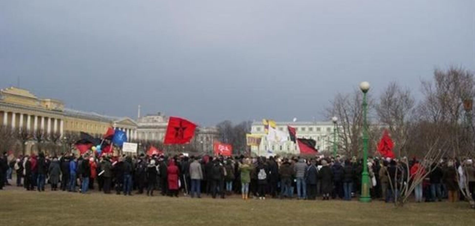 Антивоєнний мітинг у Санкт-Петербурзі не обійшовся без провокацій і затримань