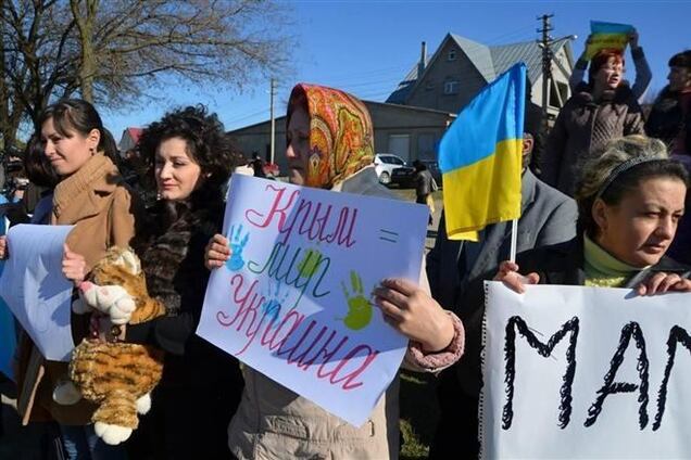 Женщины Майдана напишут поздравительные открытки женщинам Крыма