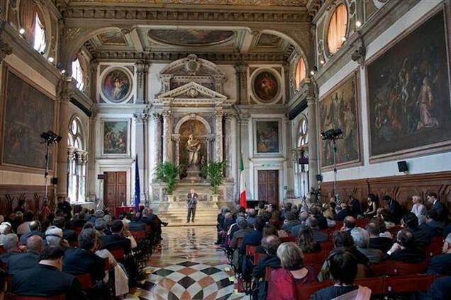 Законность крымского референдума определит Венецианская комиссия