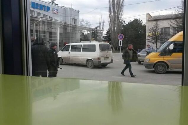 Российские сепаратисты снова избили журналистов в Симферополе