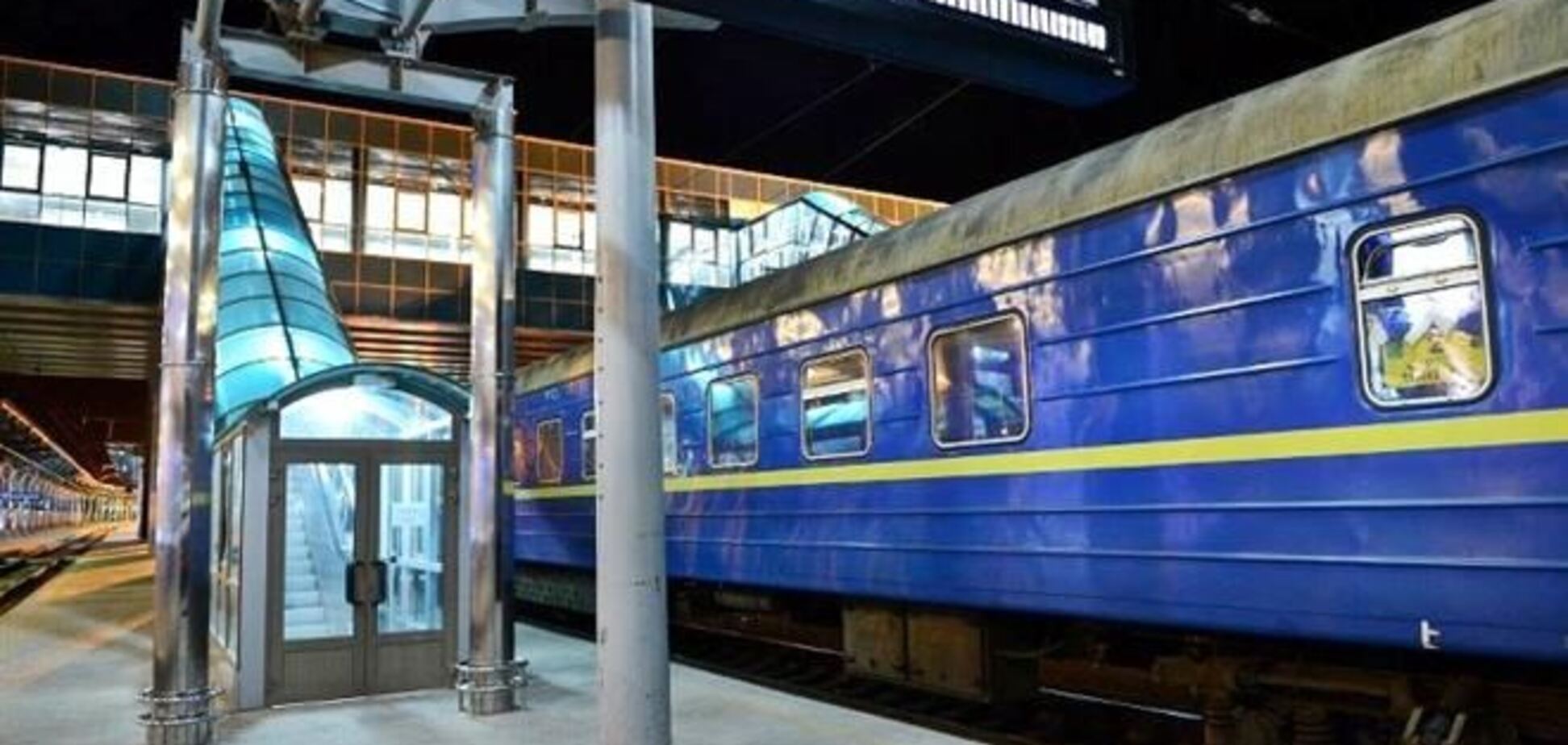 'Укрзалізниця' приостановила продажу билетов в Крым