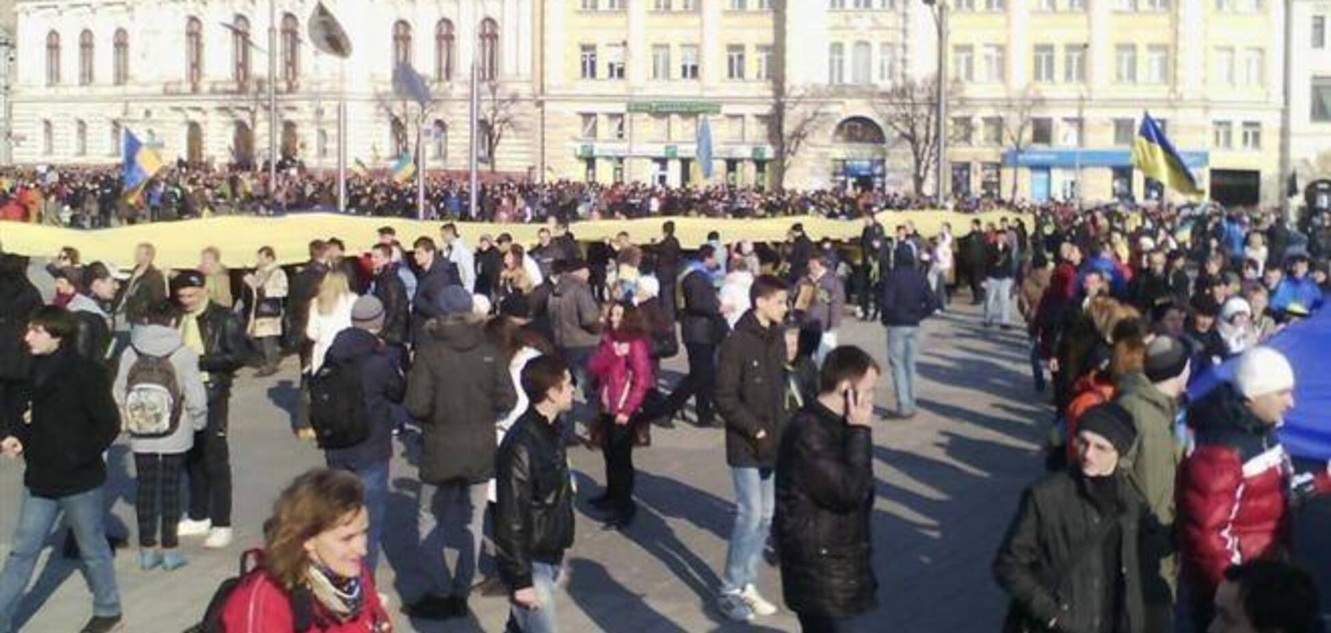 В Харькове 10 тысяч человек вышли на антивоенное шествие