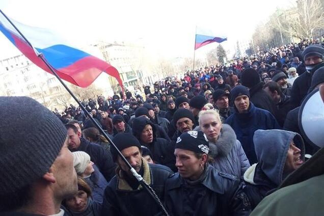 Пророссийские активисты напали на участников митинга за единство Украины в Донецке