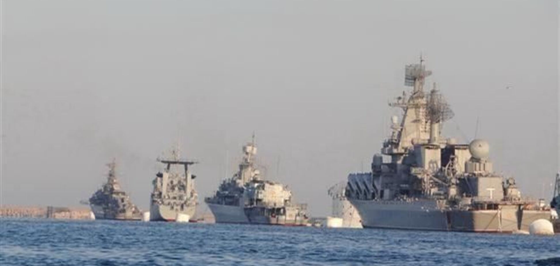 Экс-командир 'Славутича' обвинил Тенюха в потере украинских кораблей
