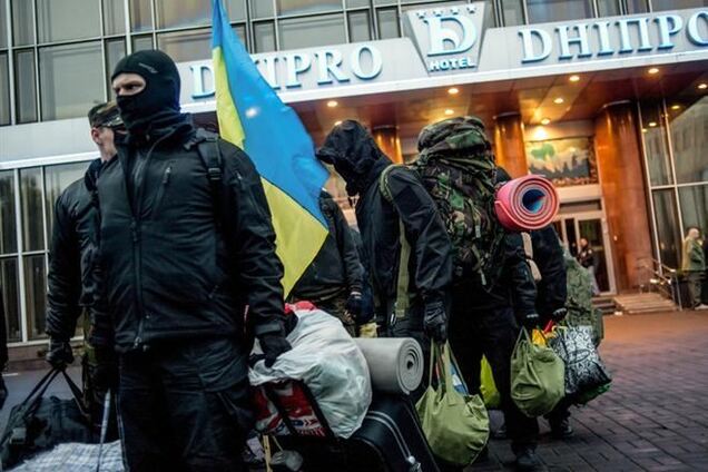 У готелі, звідки виїхав 'Правий сектор', знайшли зброю