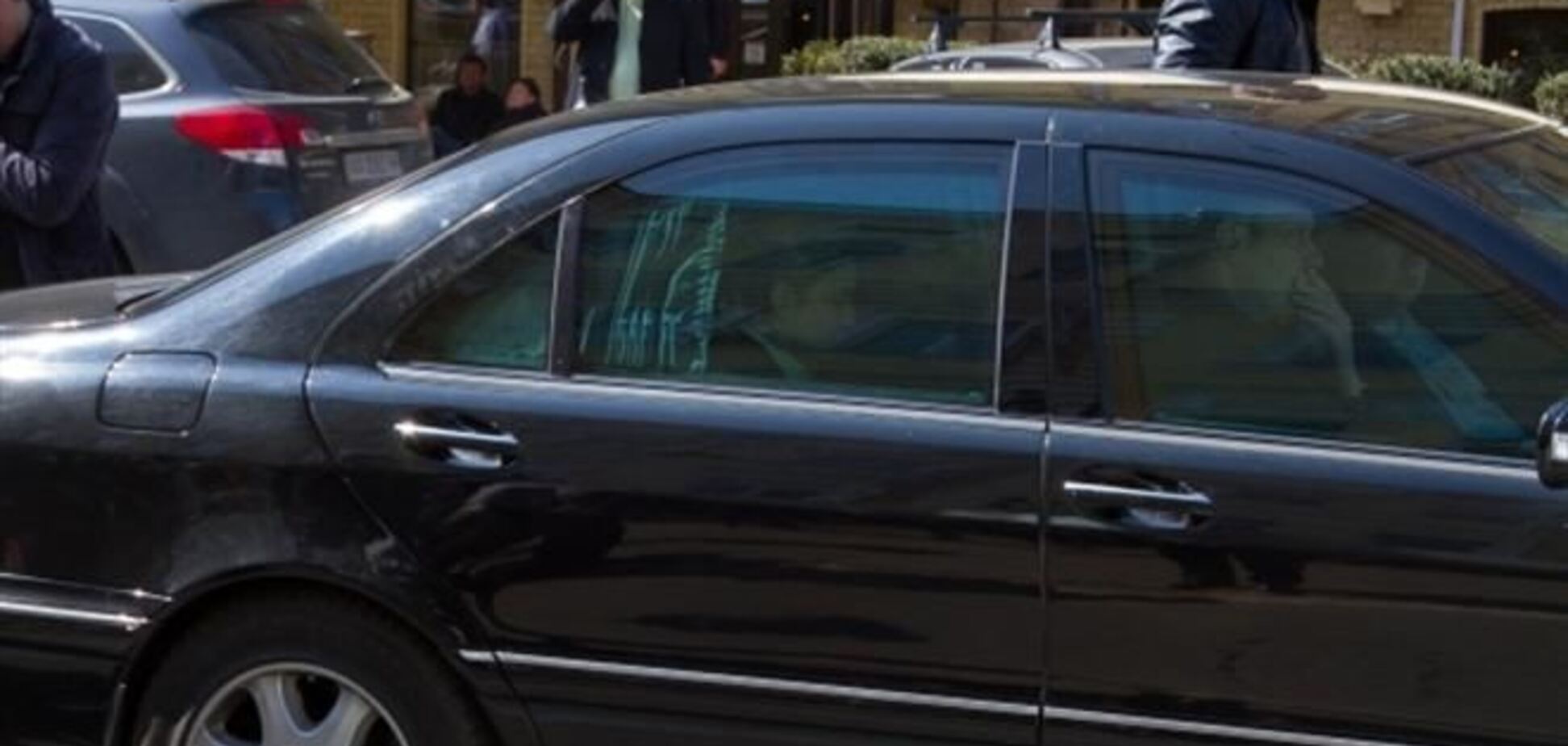 Яценюк обещал запретить VIP-кортежи, но Тимошенко продолжает ездить с сопровождением