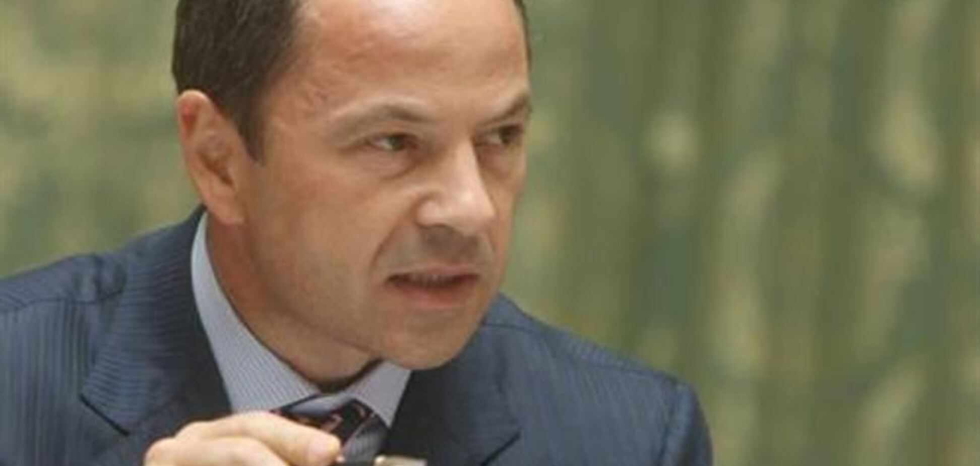 Тигипко: правительство сперва бросило военных в Крыму, а теперь заставляет жить в нечеловеческих условиях