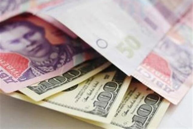 Кто и зачем обвалил курс гривни