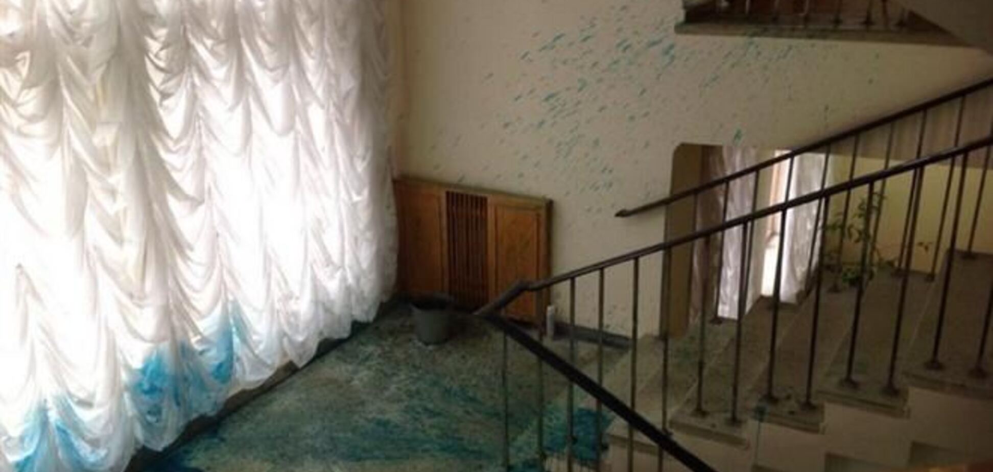 В Житомире экс-губернатора Рыжука облили зеленкой