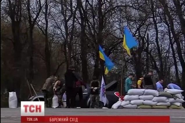На въездах в Запорожье появились блокпосты для защиты от сепаратистов