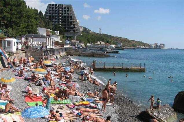 В этом году в Крым приедет всего 700 тыс. туристов – экс-министр АРК