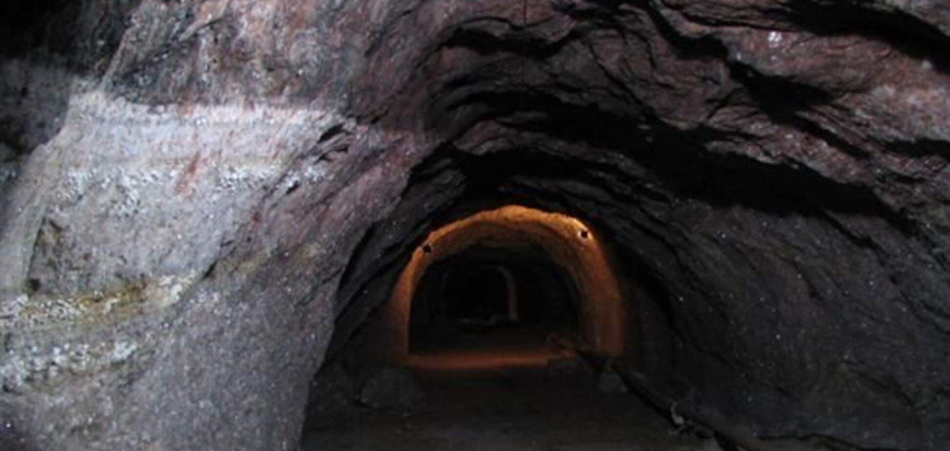 На донецкой шахте взорвался метан, 7 горняков погибли