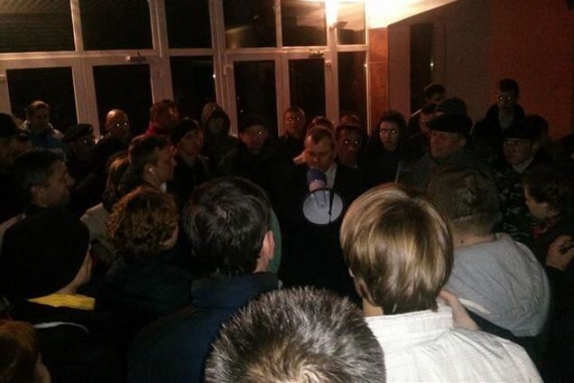 В Киеве пикетируют заседание СНБО