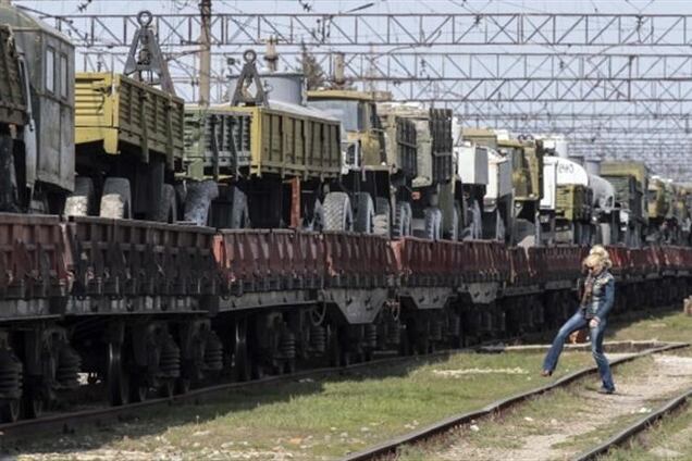 Из Крыма в Николаев вылетел первый самолет с военной техникой