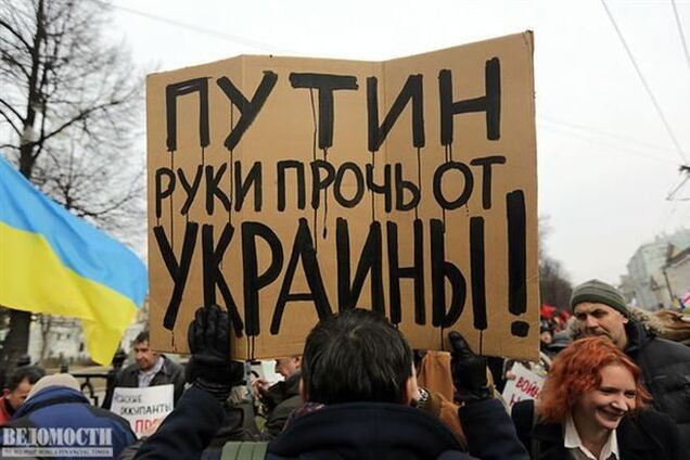 В Луганске одновременно проходят марш мира и пророссийский митинг