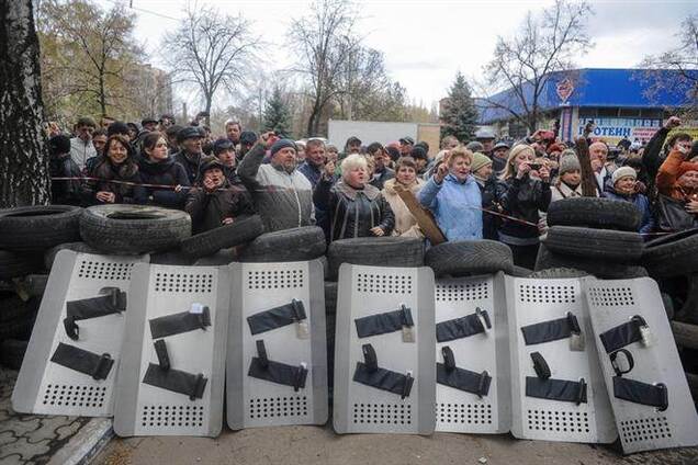 Источник: СНБО обсуждает возможность введения режима ЧП