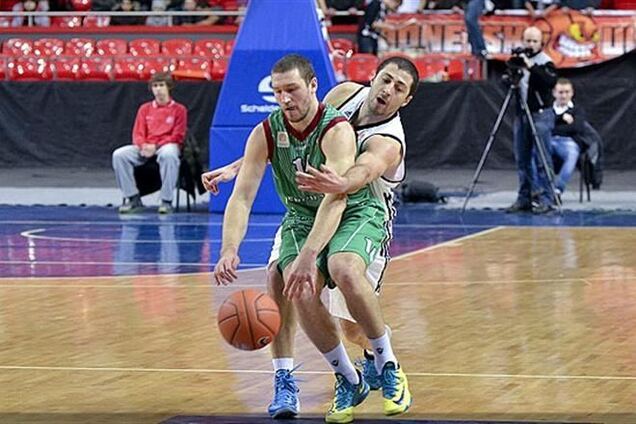 'Азовмаш' разгромил 'Одессу', а 'Донецк' - 'Ферро' в четвертьфиналах Суперлиги