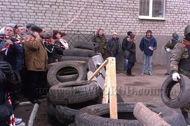 Відділ міліції в Слов'янську захопили заради зброї - МВС
