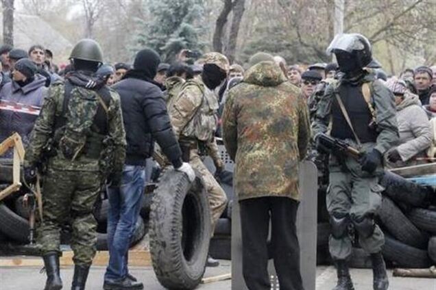 В Славянске перекрыты все дороги - местные СМИ