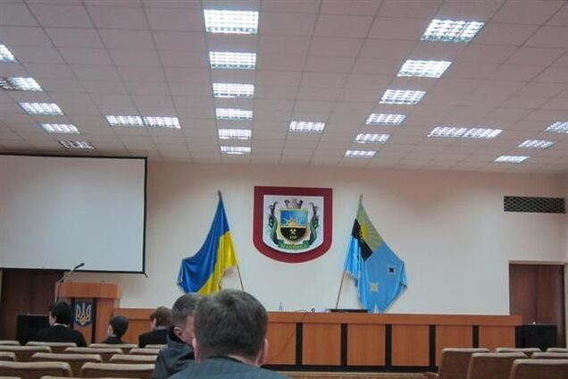 В Макеевке сепаратисты захватили горсовет: избран 'народный мэр'