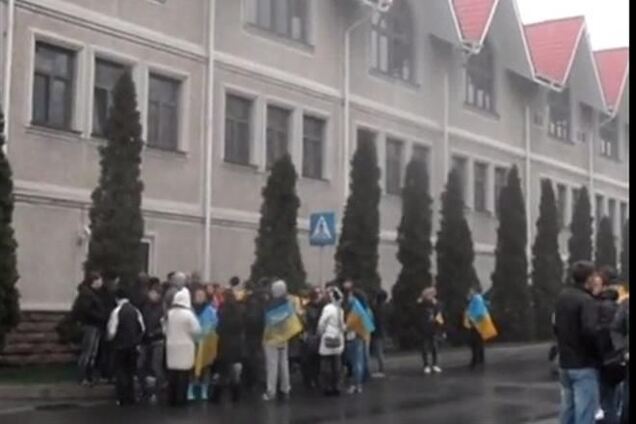 Донеччани намагалися поговорити з Ахметовим: Нам набридло те, що твориться