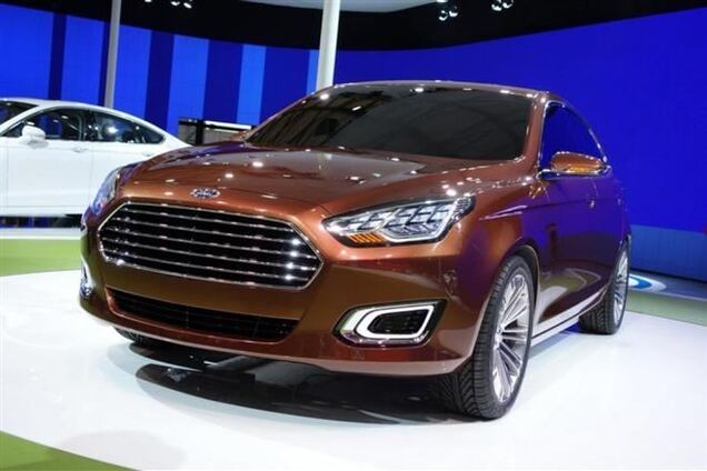 Ford представил новый футуристический седан Escort