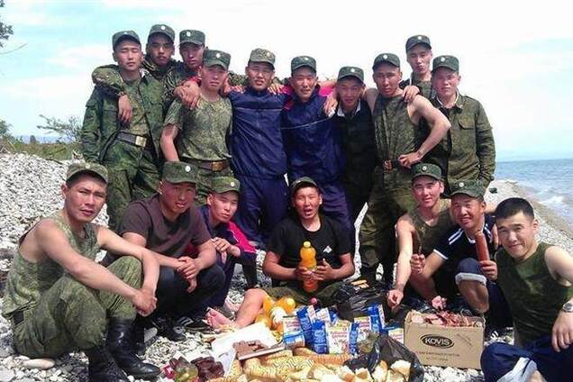 Хітом інтернету стала фотографія солдат РФ в Криму