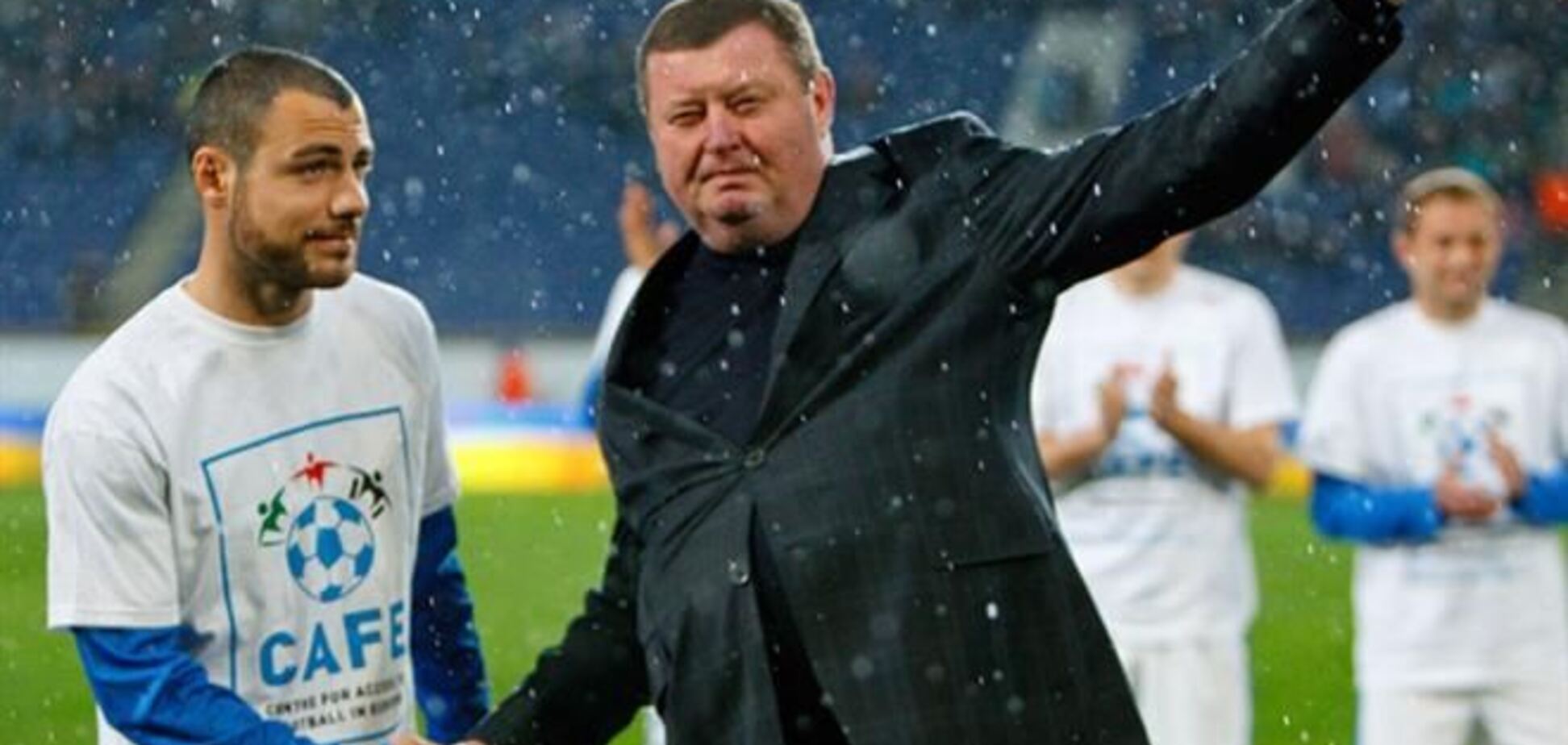 Полузащитника 'Днепра' Канкаву наградили Знаком Почета за спасение Гусева