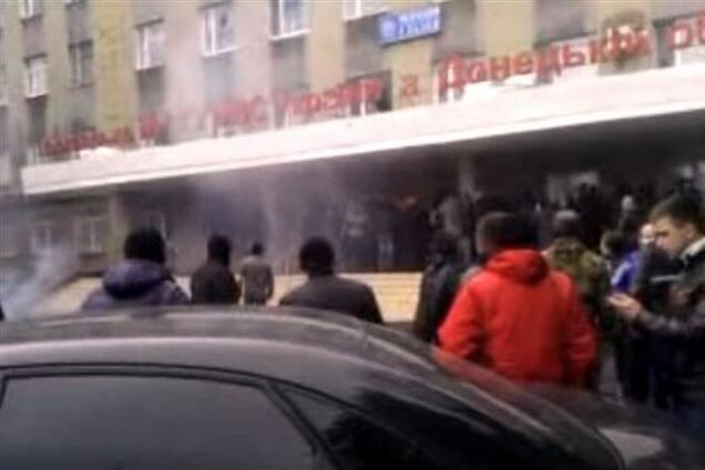 В Горловке боевики захватили управление МВД. Прямая трансляция