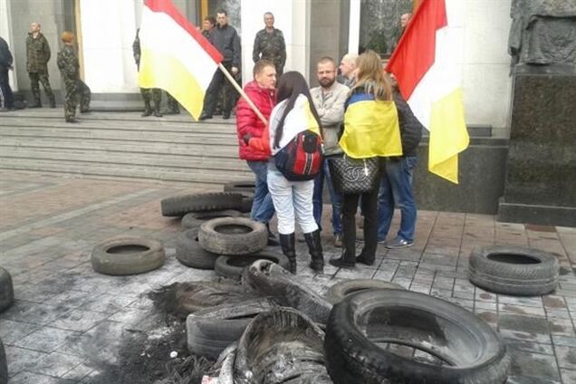 Под Радой майдановцы требуют не допустить донецкого сценария в Одессе