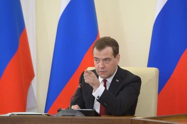 Медведев: Москва внимательно наблюдает за ситуацией в Украине