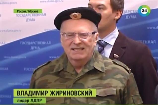 Жириновский пришел в Госдуму в военной форме